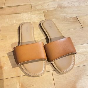 ✨2for22$ Pleather slides